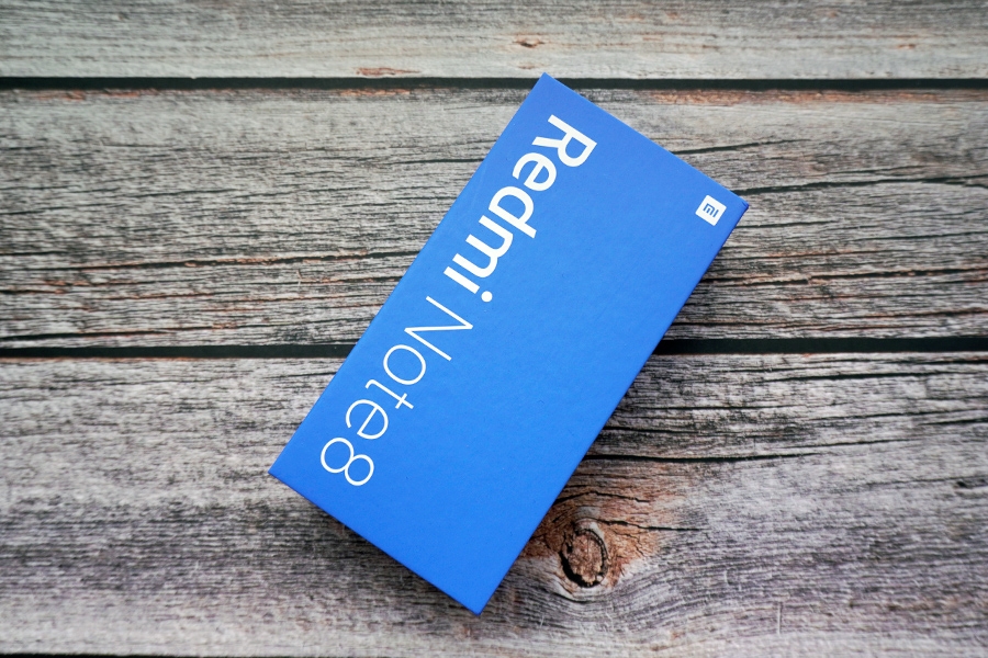 红米Note8开箱:玻璃机身高颜值、18W快充,999元还想要啥?