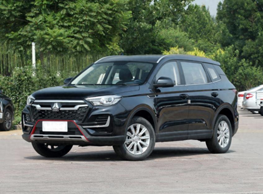 7.98万带大七座，这款国产SUV不简单，配10.25英寸大屏，车长4825