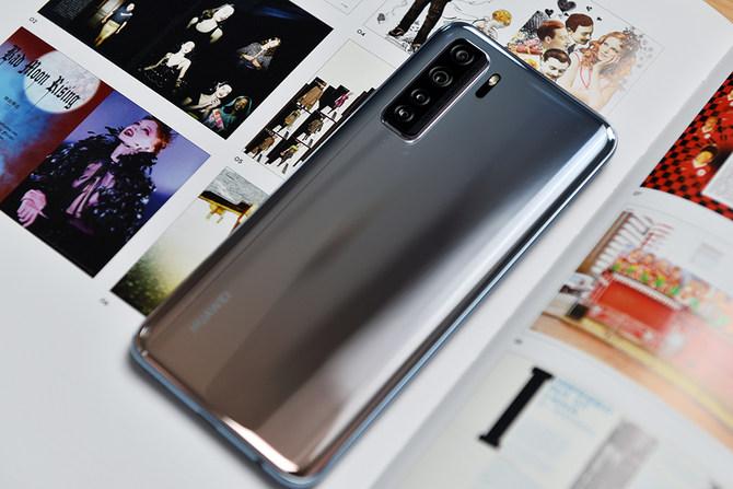 进军5G中端市场的诚意之作 华为nova7 SE评测