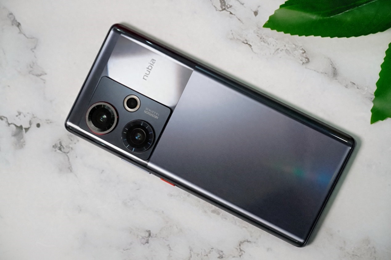 最便宜的骁龙8gen2旗舰机！努比亚 Z50 上手体验