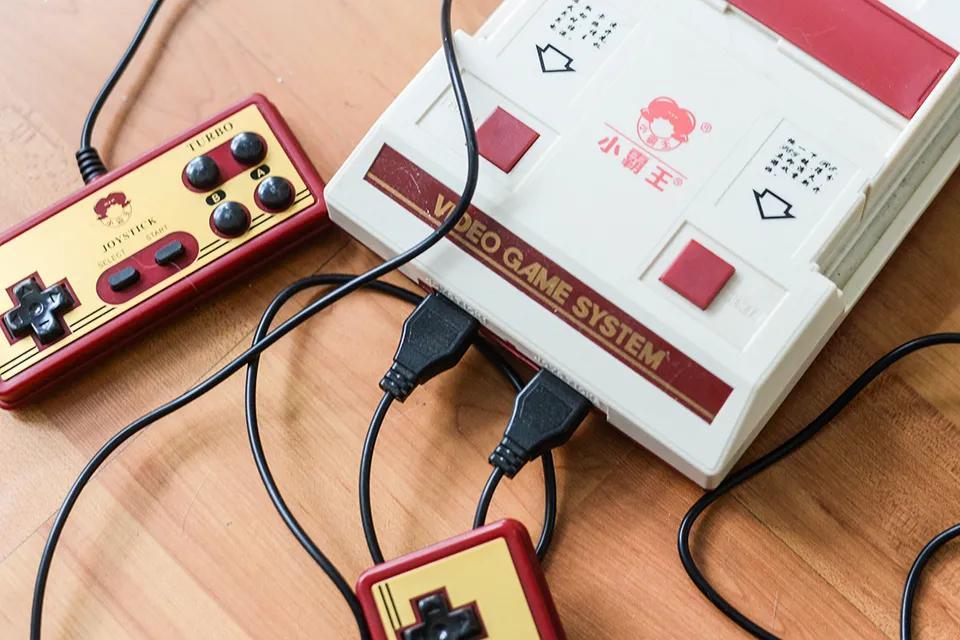 互联网巨头杀入教育硬件团战，好记星和步步高们还有机会吗