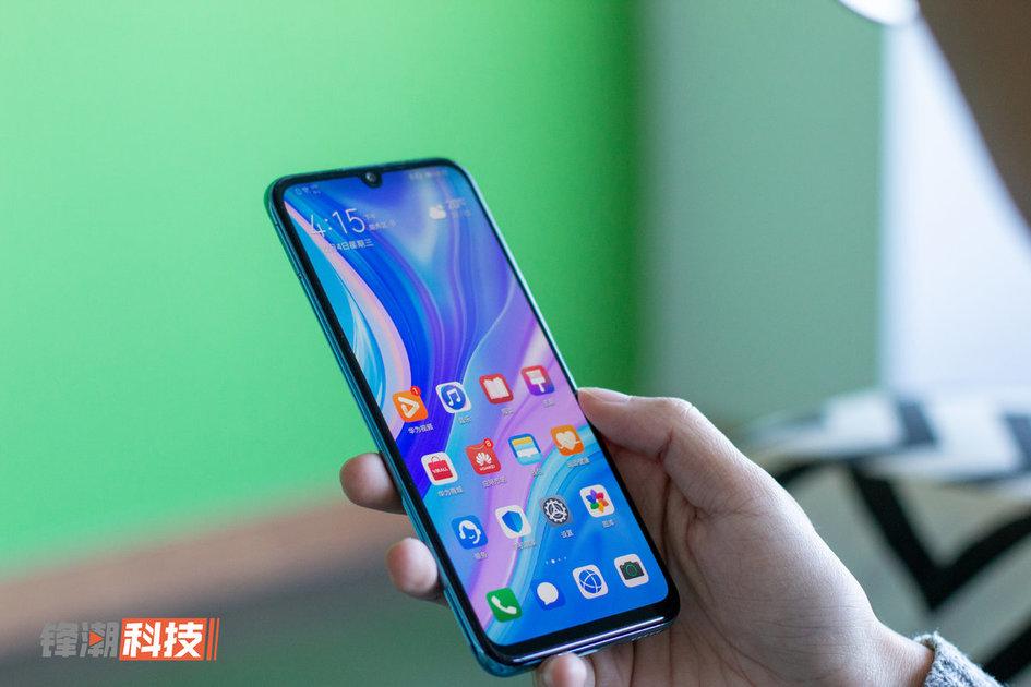 华为畅享10S 体验评测：小巧机身下的持久续航体验