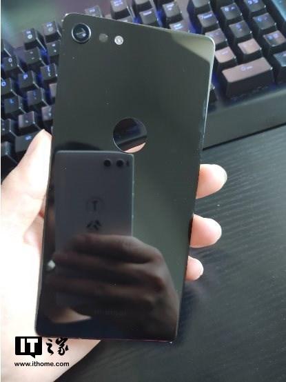 IT之家网友改装坚果Pro 2透明“探索版”