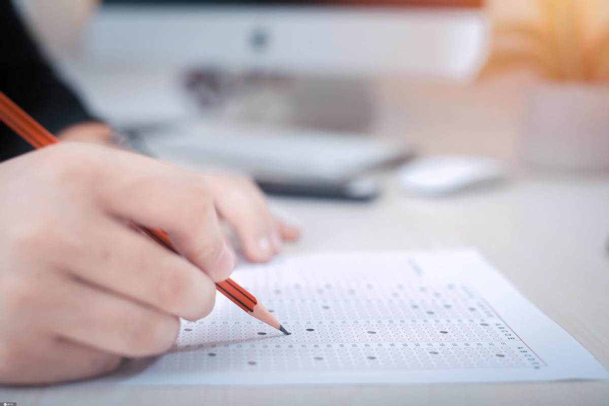 填志愿用英语该怎么说？