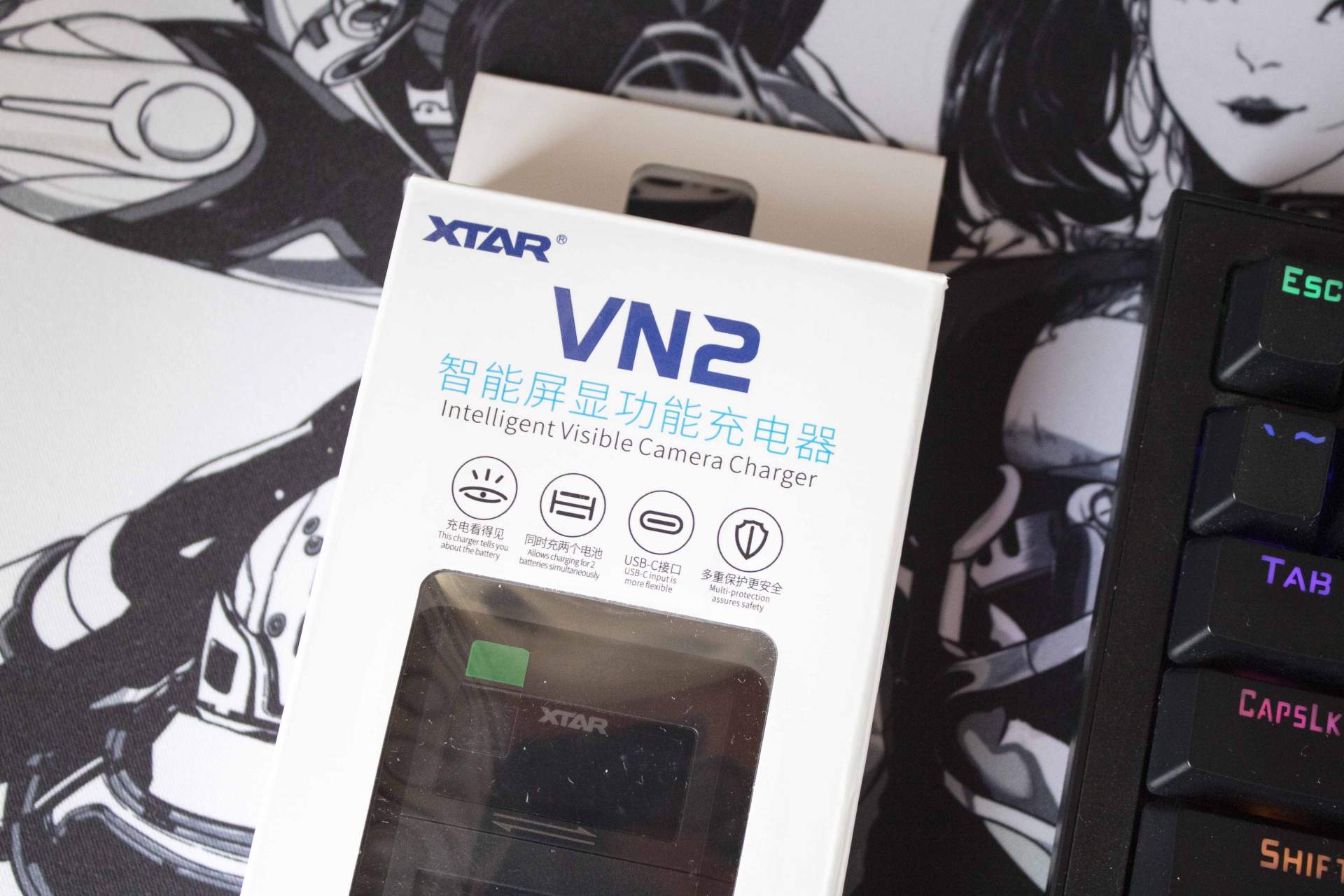 VN2智能屏显相机充电器:小巧便捷,索尼佳能一机通用