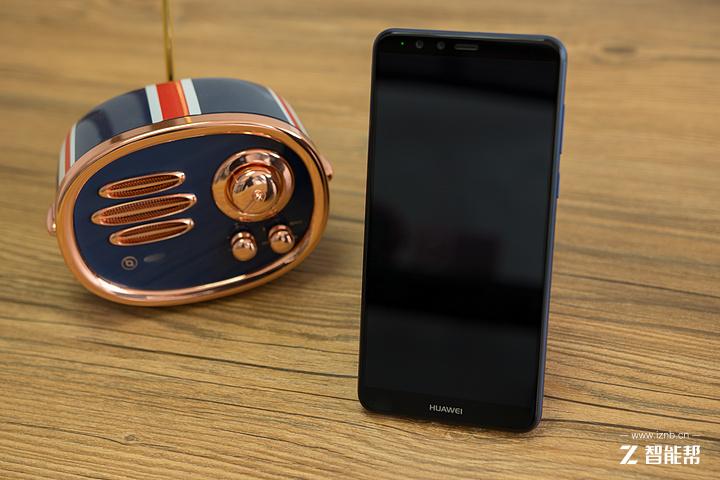 4000mAh超大容量电池+前后四摄加成，华为畅享8 Plus上手评测