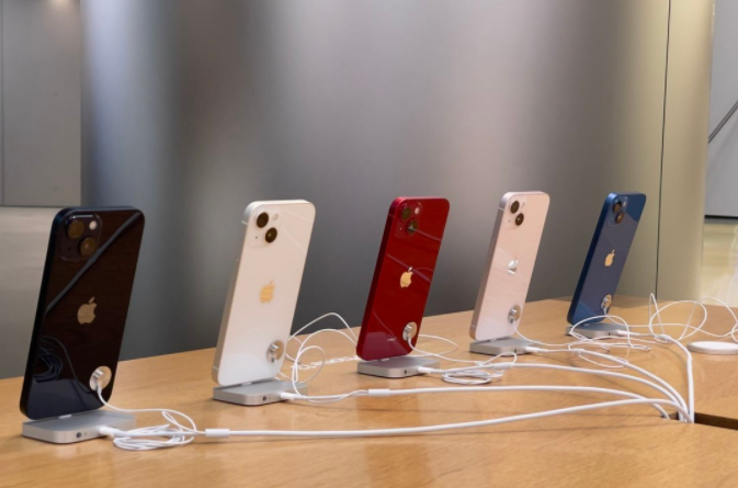 内行人建议买iPhone 13 Pro，而不是iPhone 13，你知道为什么吗？