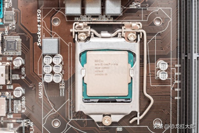 英特尔的i7处理器从第一代到第十三代代表型号及对应搭配的主板