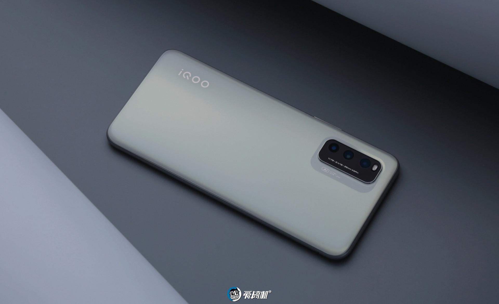 iQOO Neo5活力版评测：LCD永不为奴