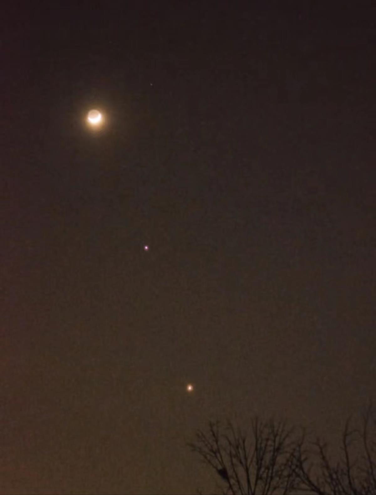 全国多地现“三星连珠”天象，目击者：很震撼，拍了几小时