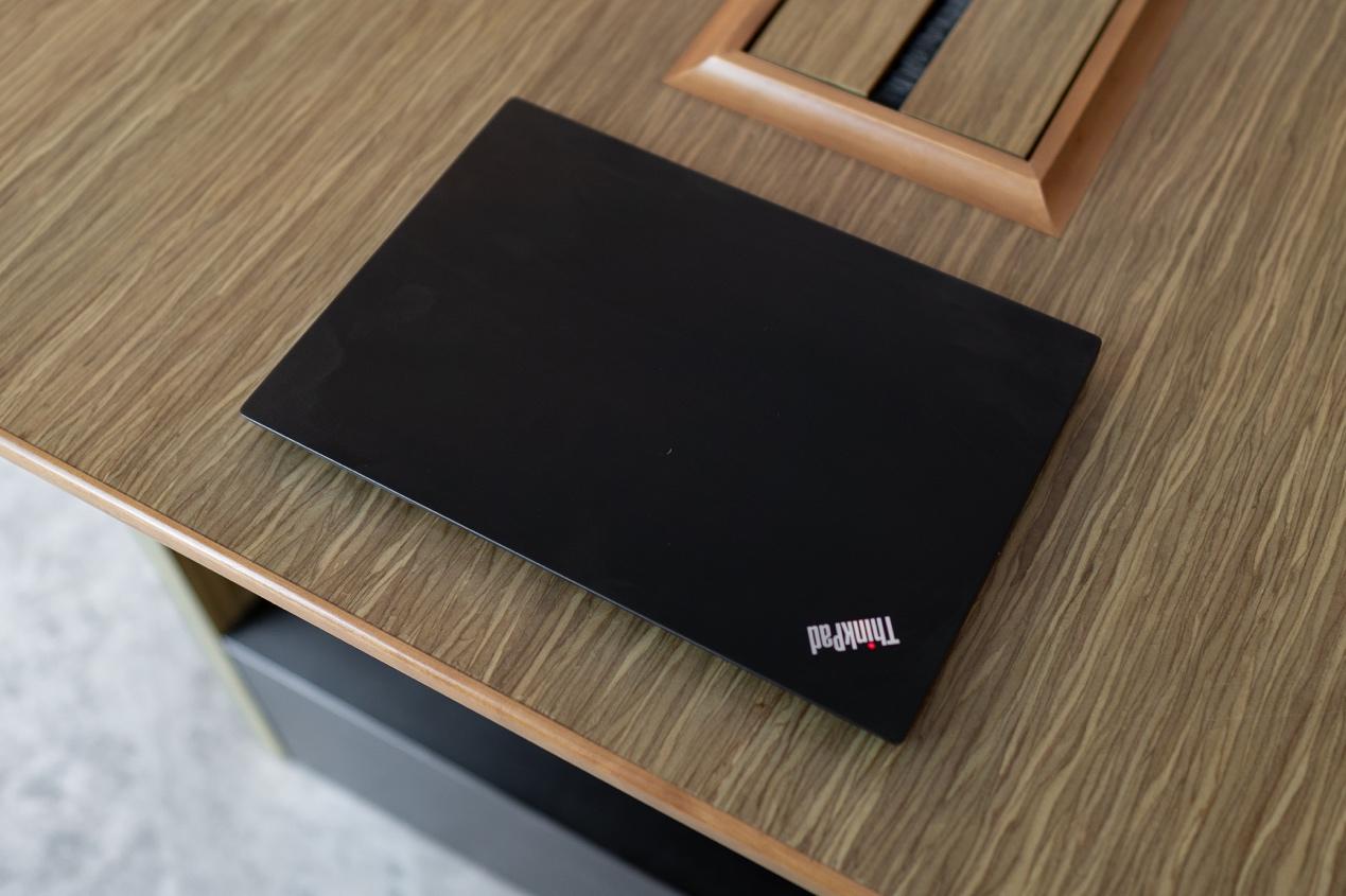 十代酷睿加持，轻薄机身，ThinkPad S2还是那个办公王者吗？