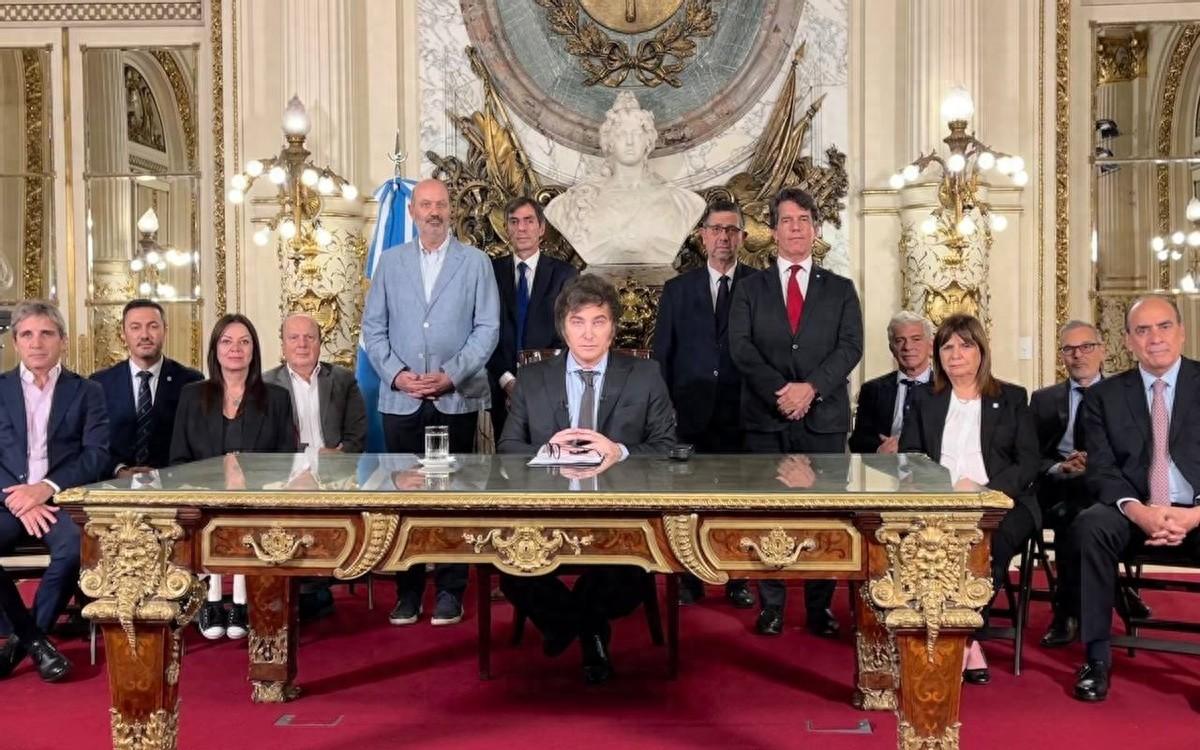 阿根廷两面三刀,中国出手,掐断其“命脉”,米莱把阿根廷害惨了