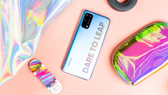 天玑1000+加持体验出色 realme X7 Pro上手体验