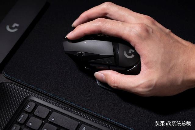 鼠标乱动不受控制怎么办（鼠标不受控制自己点击）