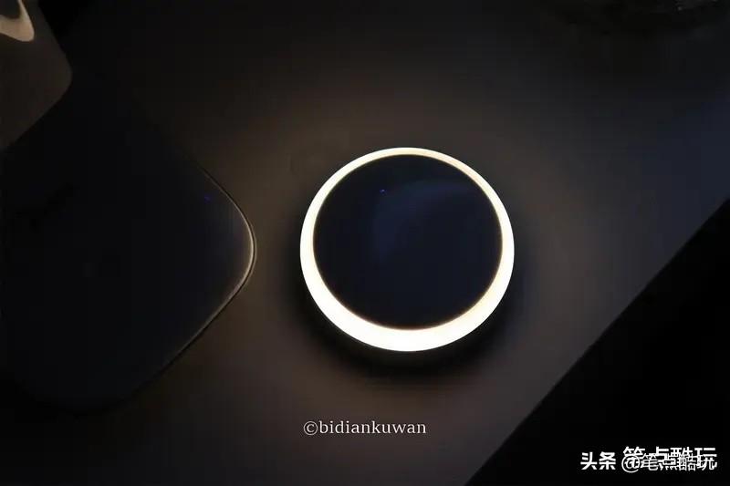 又是小米货：2档亮度，不用插座，自带电池顶1年，用了4年说感受