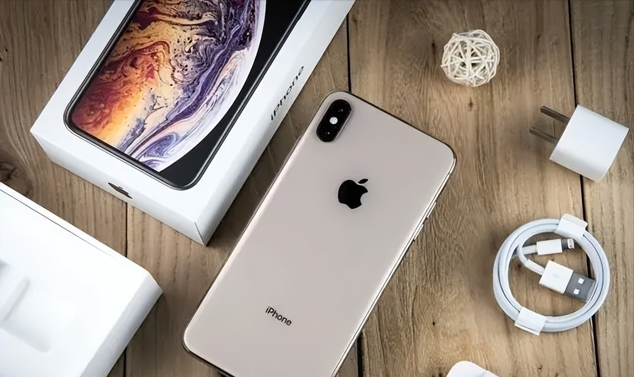 2022年了，1800买了台iPhoneXsMax，内行人告诉你值不值