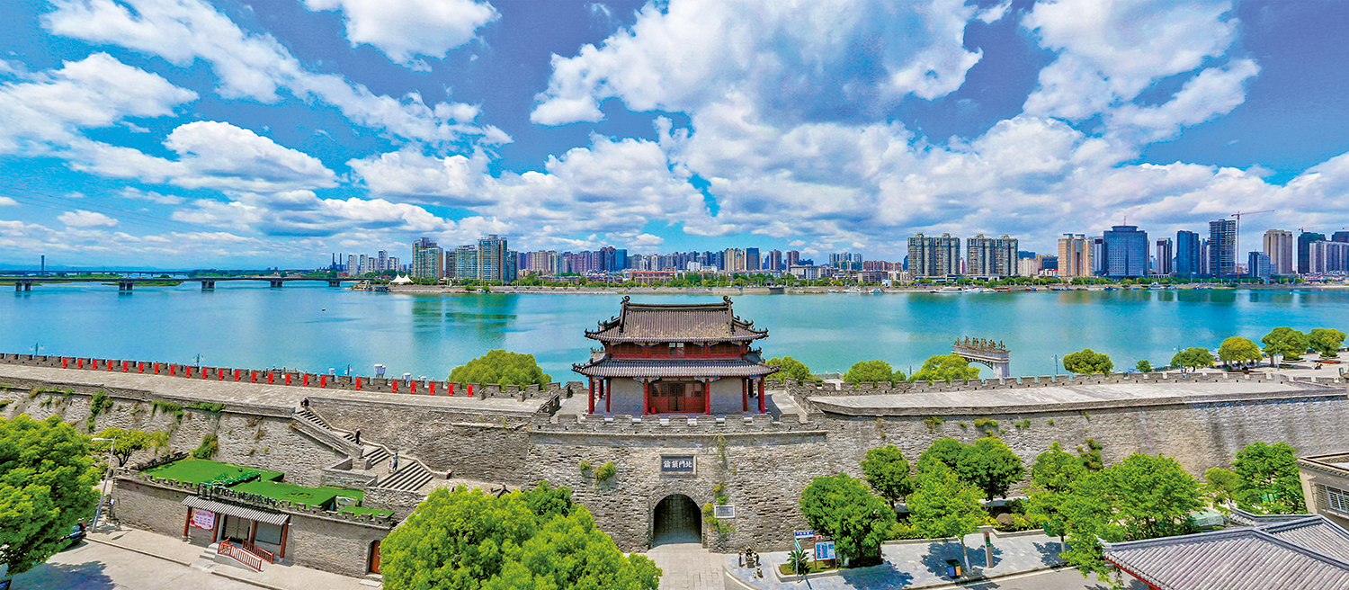 “李焕英”身后那座城，原来有那么多惨烈感人故事