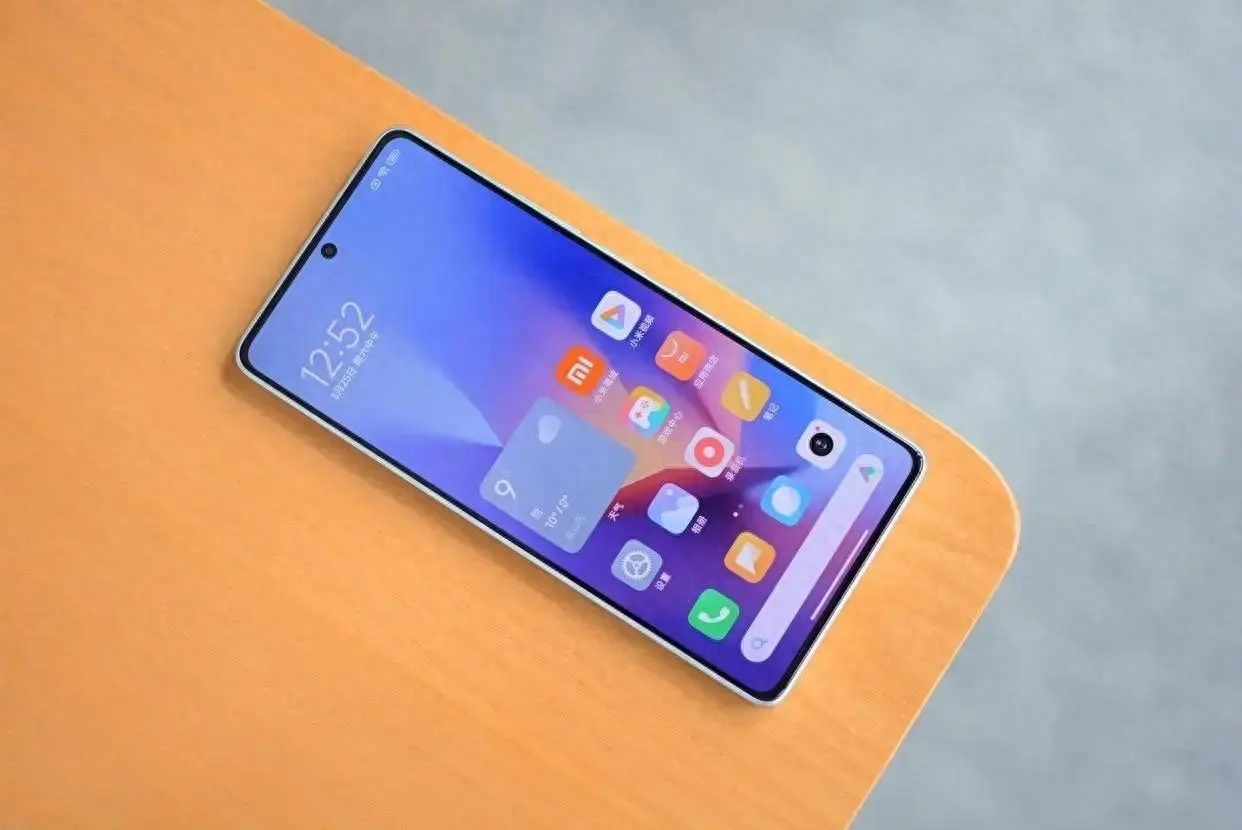 最新手机性价比榜单洗牌：realme、iQOO跌出前三，第一名实至名归