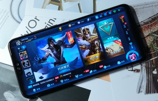 荣耀8X性能测试:麒麟710加持,千元机中的游戏王!