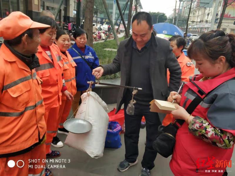 成都这个地方烟头回收：一斤20元，这些烟头比肉贵