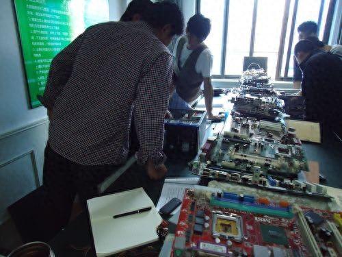 附近上门维修电脑(鱼泡到家快速响应)