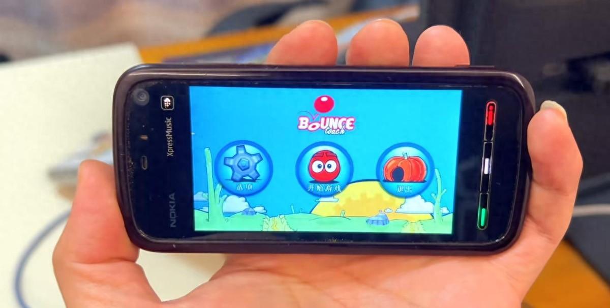 诺基亚5800XM：触控音乐手机的革命与智能时代的启航