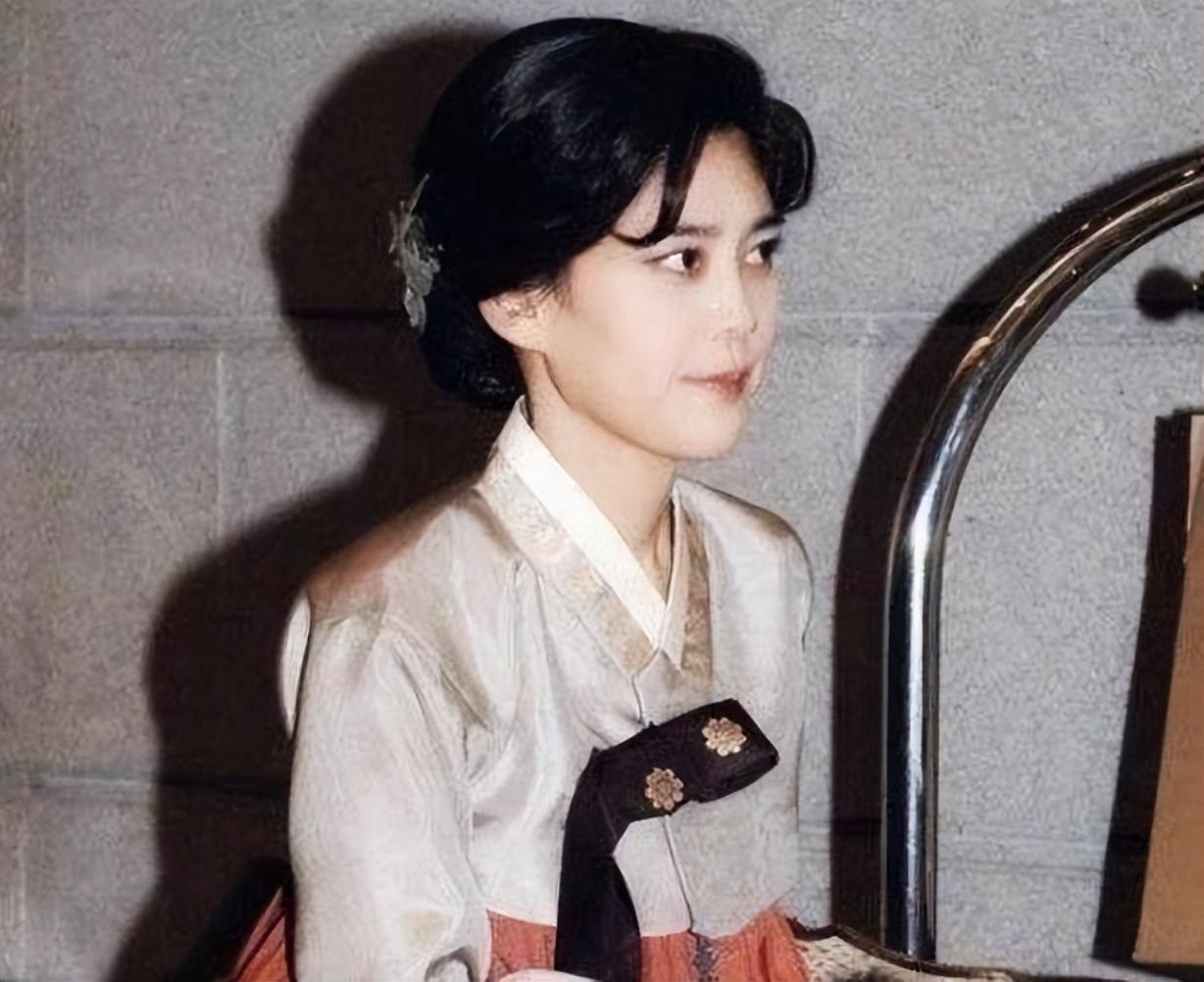 1999年“三星公主”嫁给保安亏了？23年后李富真：我笑他人看不穿