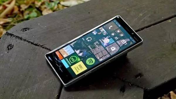 微软Surface Phone又曝光了，这次竟然是折叠手机