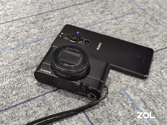 10999索尼Xperia PRO-I对比7099黑卡7:“同款”大底差距还挺大