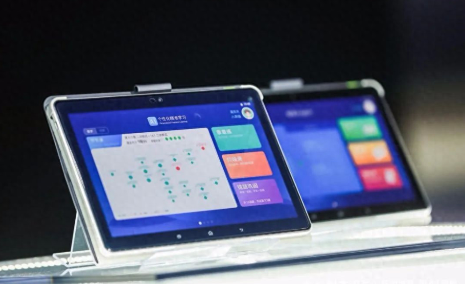 学校强买强卖太可恶！教育部：禁止强制要求学生买手机平板学习机