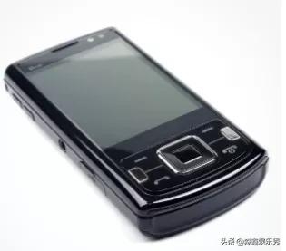 还记得旧版诺基亚n76吗，如今它又出新版了，不知道你会不会买？