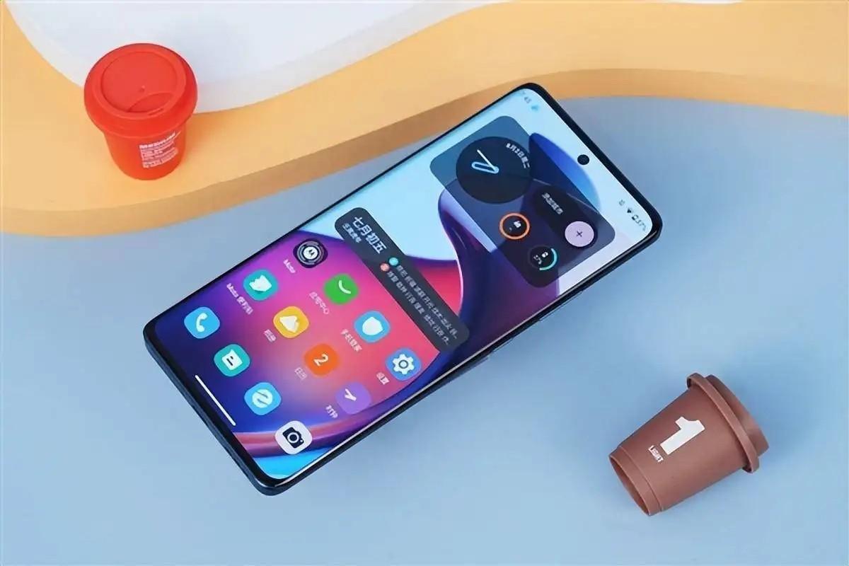 摩托罗拉S40继续内卷:16+512GB或才3199,性价比登顶