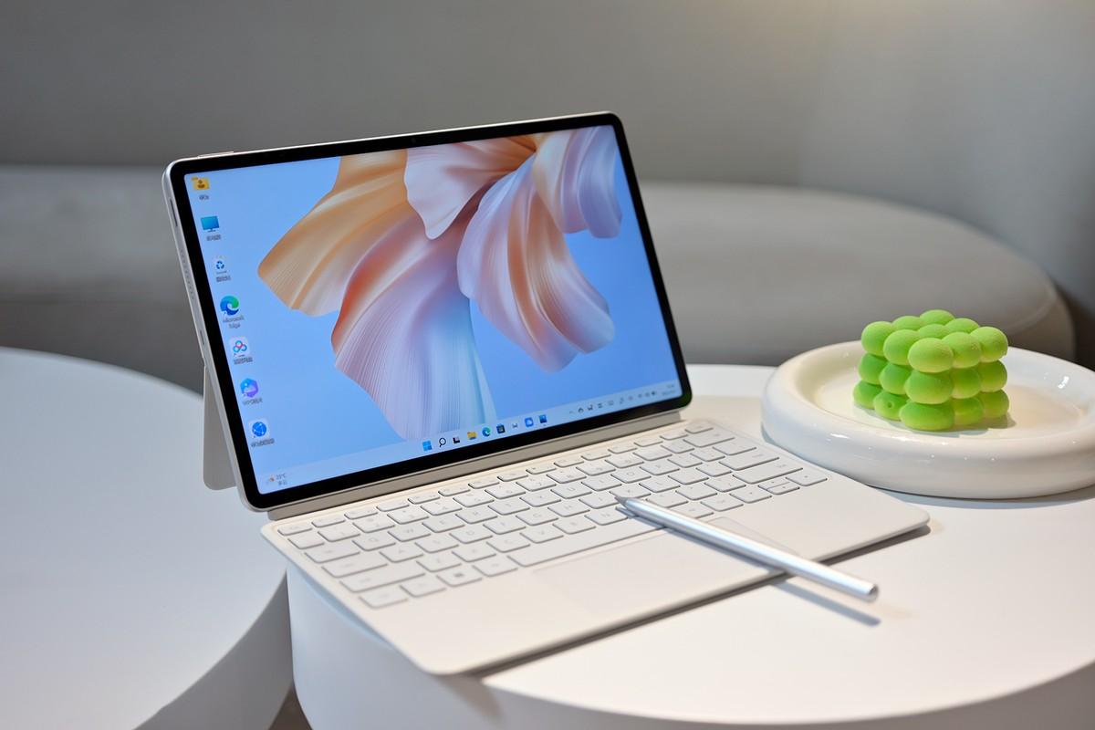 采用Win 11系统，不足4500元，华为和小米二合一笔记本如何选