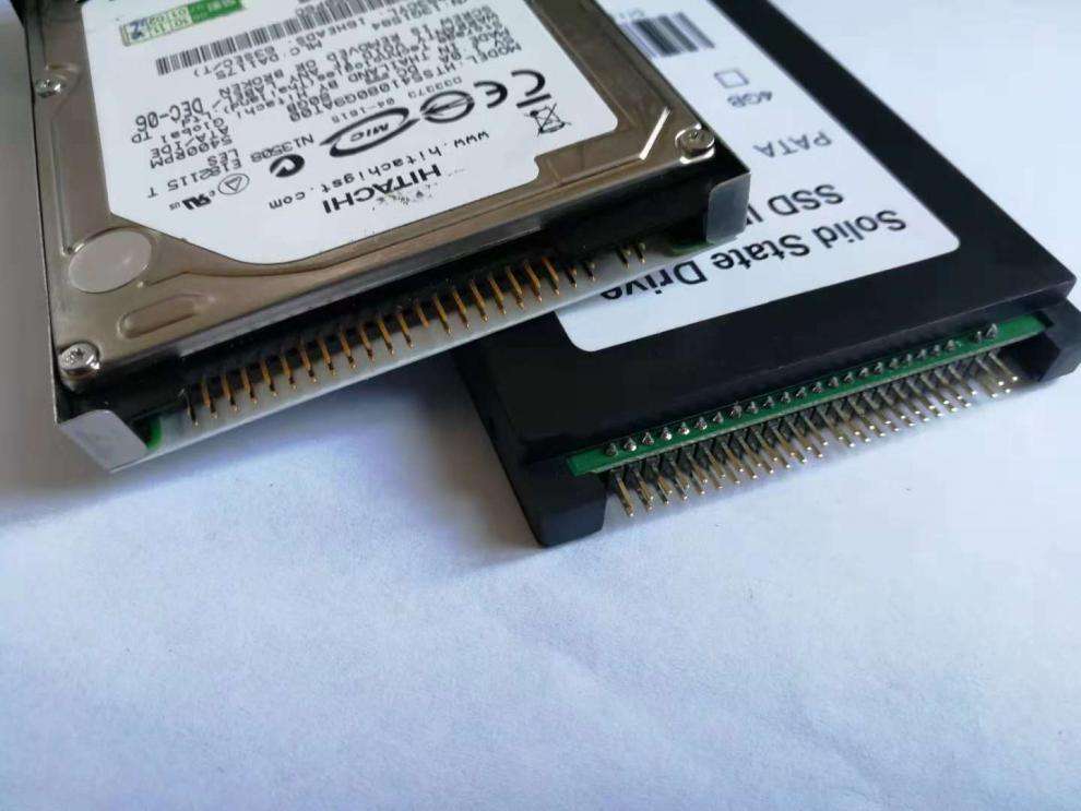 电脑硬盘长什么样？看完文章后，就知道答案了