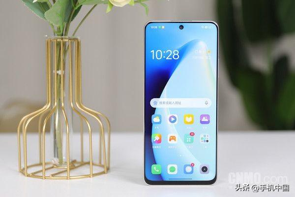 realme真我10 Pro评测：1mm边框坐稳超窄直屏天花板