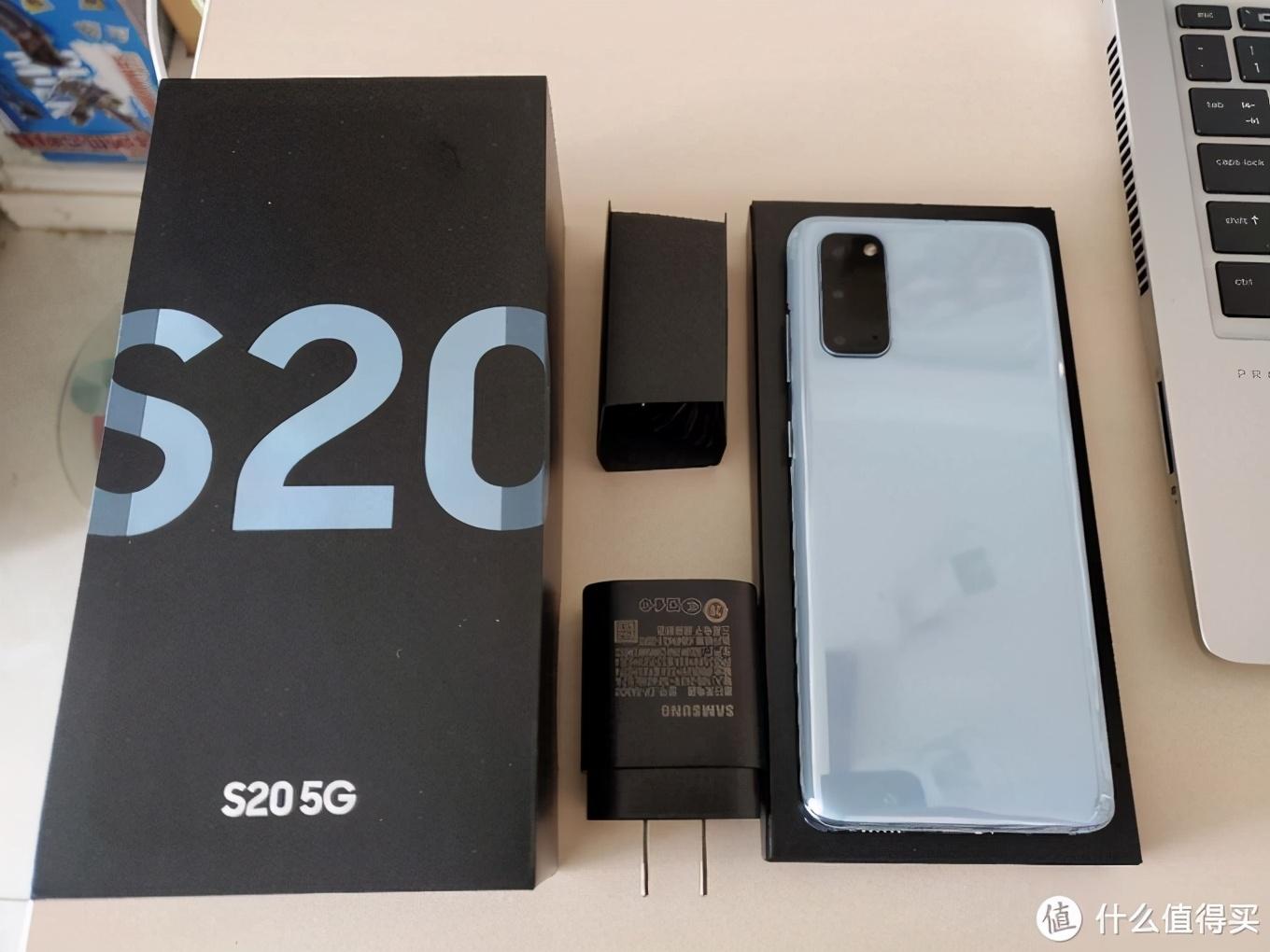 摸完MATE40和iPhone12，可以评2020年度手机了