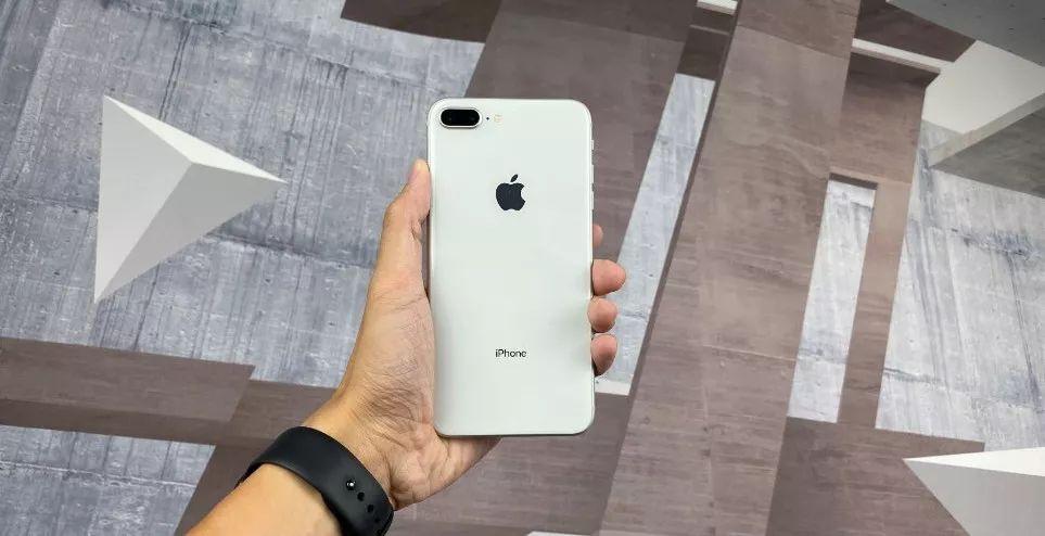 2022年，还拿iPhone 8 Plus当主力机，是一种怎样的体验？