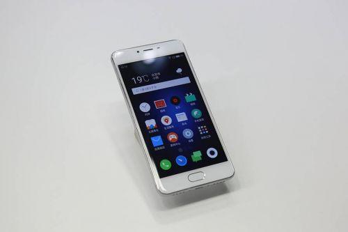 魅蓝3S图赏：支持指纹识别 金属机身四色可选