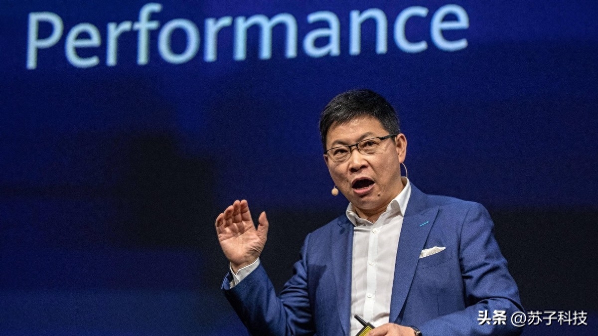 华为很凶猛:鸿蒙系统+1亿像素+66W闪充,跌至1399元