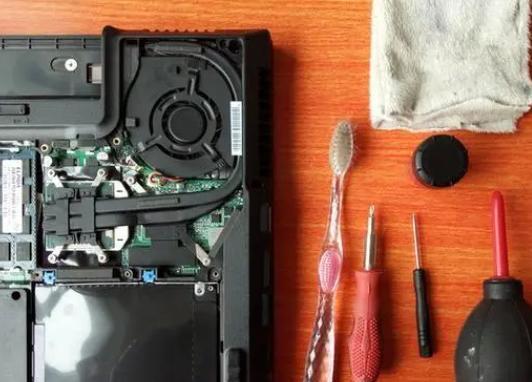 [4001026021]苏州联想维修服务｜联想笔记本电脑自己清灰有风险吗