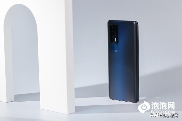 iQOO Neo5评测：双芯性能旗舰 游戏体验很不同