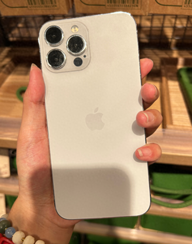 黑评众多依旧稳坐高端，iPhone到底好在哪？这些体验用过就回不去