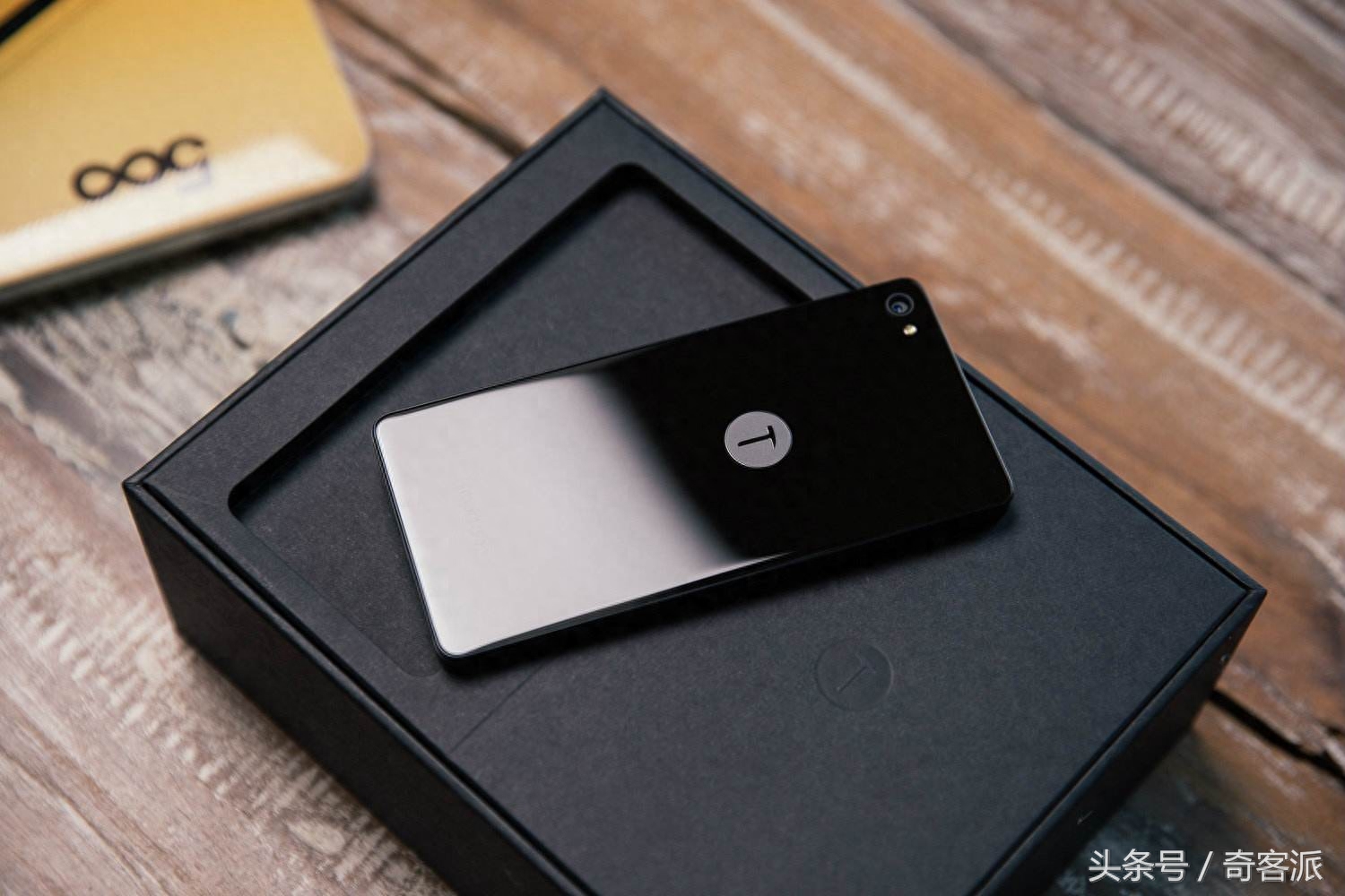 坚果手机已然成旗舰，锤子T系列该如何回归？