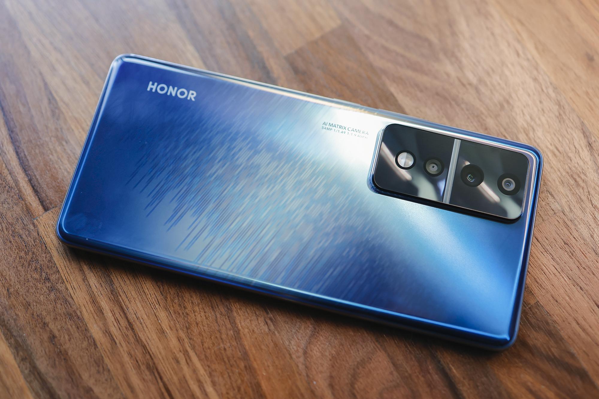 买手机建议“一步到位”:目前这4款手机很优秀,用三五年无压力