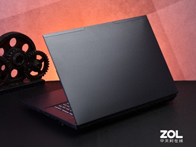 RTX 2070光追加持!神舟超级战神GX9游戏本评测