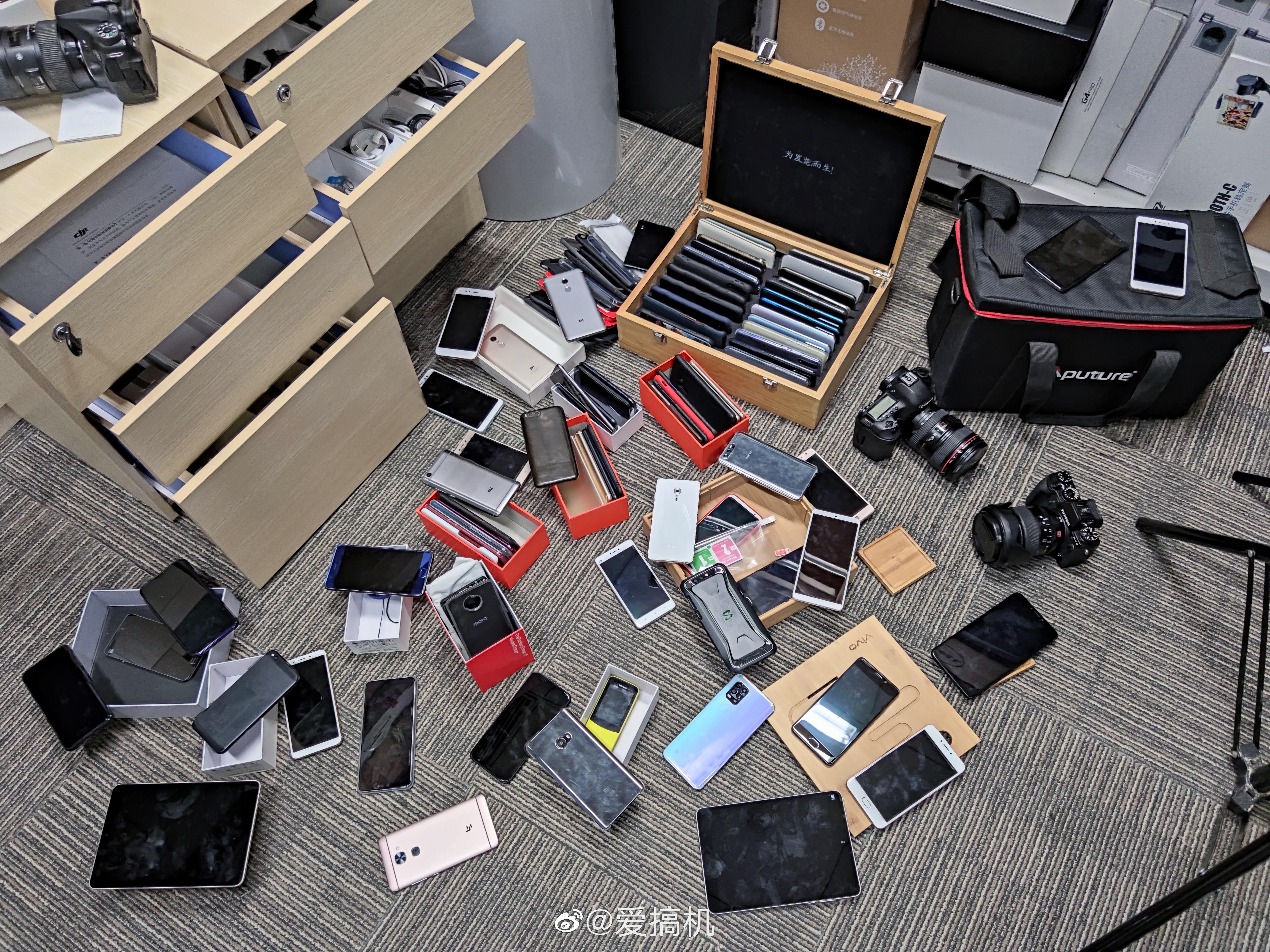 截止到目前为止你最喜欢的手机是哪台，我先来：诺基亚8250