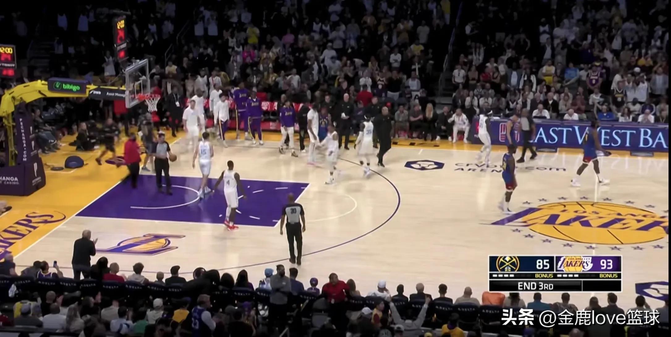 正在直播NBA:掘金VS湖人