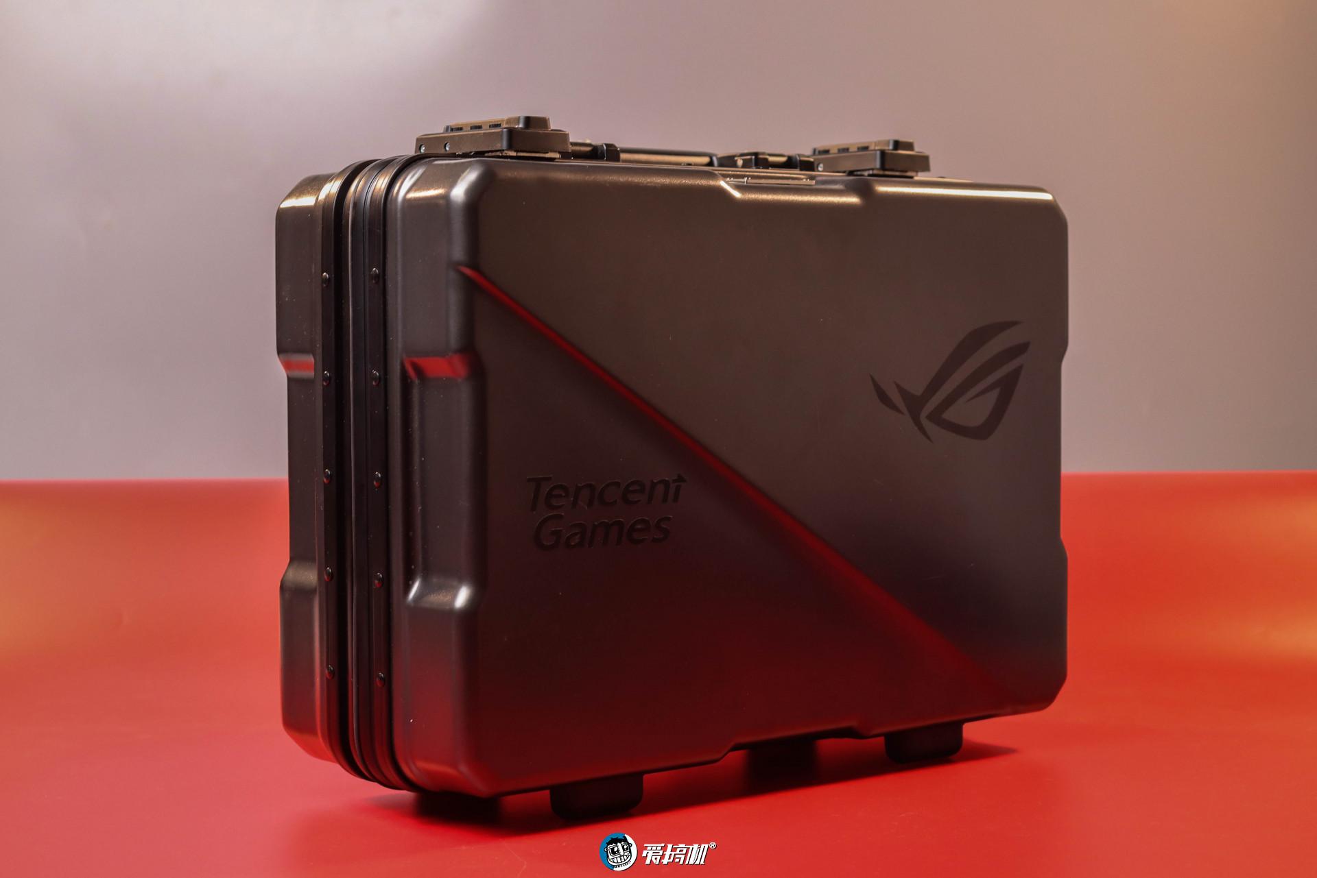 买Logo送手机？华硕ROG游戏手机2评测