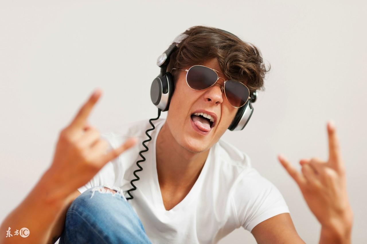 记住：where is john千万不要翻译为“约翰在哪里”