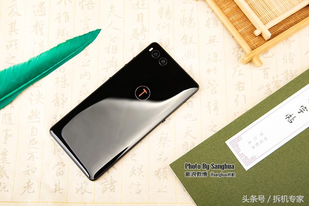 晓龙845+三星UFS2.1，性能爆表的坚果R1拆机